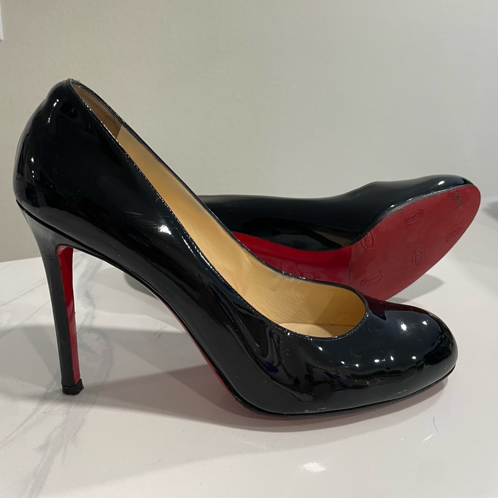Christian Louboutin Black patent leather Pumps Size 41 (US 11)